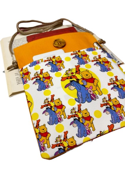 Askılı Kitap / Tablet / Ebook Çantası – Kılıfı ( Winnie The Pooh ) fiyatları
