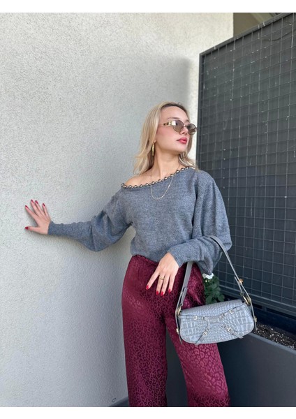 Kadın Kayık Yaka Boncuk Detaylı Kazak Gri fırsatları