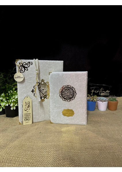 Kur'an-I Kerim Seti Kadife Kaplı Bilgisayar Hatlı Sandık Kutulu - Beyaz