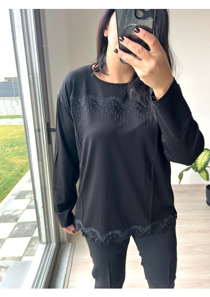 Kadın Büyük Beden Yaka ve Etek Nakıs Taş Detaylı Bluz -BGB71