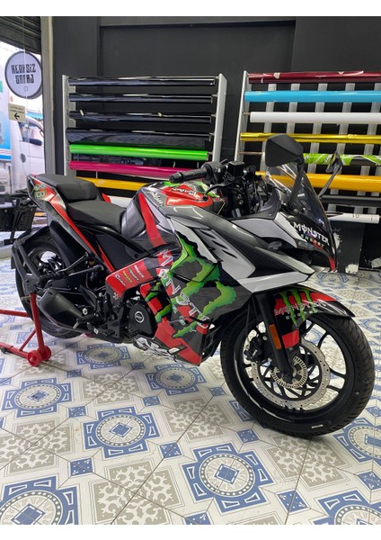 Bajaj RS200 No Fear Monster Sticker Etiket Parçalı Kaplama Modeli fırsatları