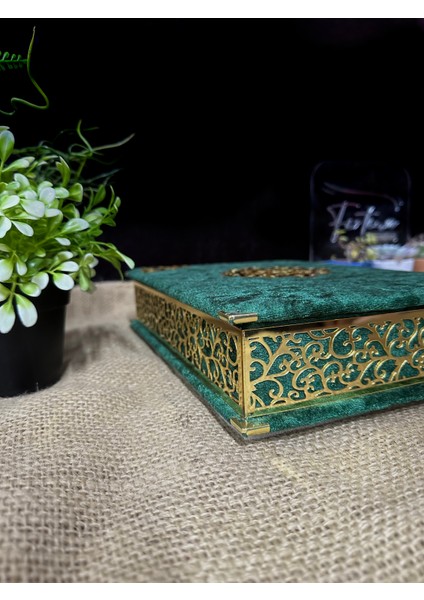 Kur'an-I Kerim Seti Kadife Kaplı Bilgisayar Hatlı Sandık Kutulu - Yeşil modelleri