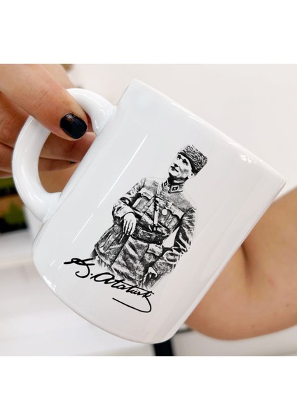 Gazi Mustafa Kemal Atatürk Renkli Tasarımlar ve Dekoratif Kişiye Özel Kupa Bardaklar modelleri