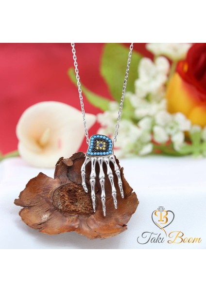 Renkli Taşlı Nazar Boncuklu El Iskeleti Gümüş Kolye modelleri