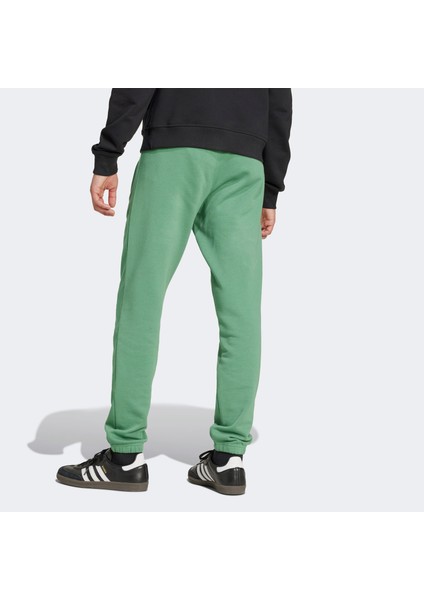 Trefoil Essentials.-