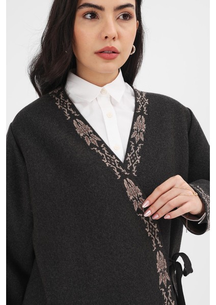 Kadın Antrasit Etnik Desenli Kimono fırsatları