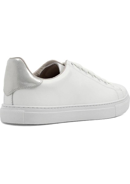 Kadın Beyaz Bağcıklı Kalın Tabanlı Deri Sneaker indirimleri