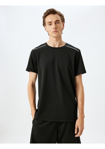 Kısa Kollu Bisiklet Yaka Baskılı Spor T-Shirt modelleri