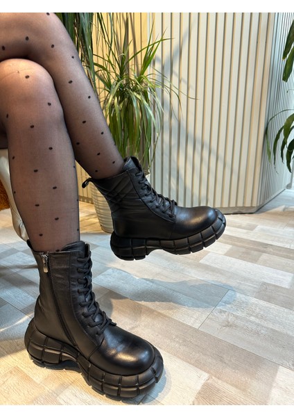 Sandy Deri Kalın Taban Kadın Botu