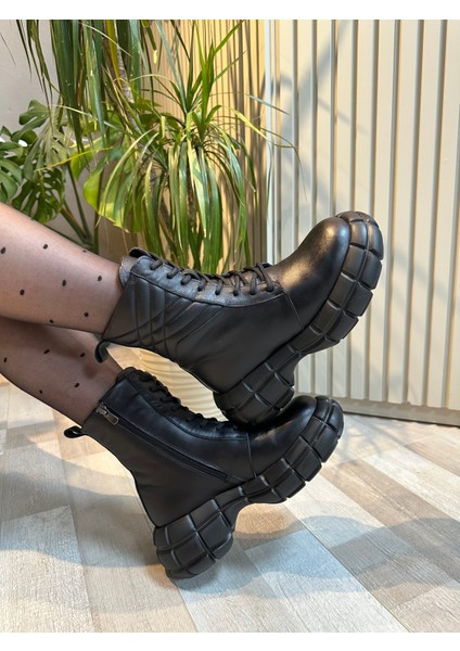 Sandy Deri Kalın Taban Kadın Botu fiyatları