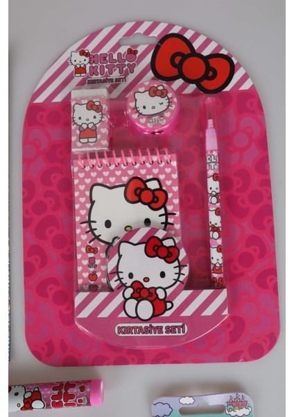 Hello Kitty Dekomus Ile Yeni Sezon Lisanslı Hello Kıtty 20 Parça Kırtasiye Seti 3D Silginot Defteri,silgi Tepeli Geçmeli Kurşun Kalem,uçlu Kalem,kalemtraş ve Roket Silgi Seti