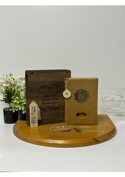 Kur'an-I Kerim Seti Kadife Kaplı Bilgisayar Hatlı Ahşap Plaket Kutulu - Altın