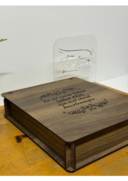 Kur'an-I Kerim Seti Kadife Kaplı Bilgisayar Hatlı Ahşap Plaket Kutulu - Lacivert fırsatları