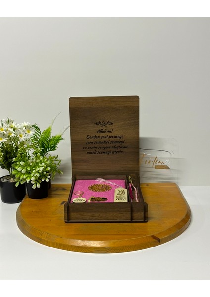 Kur'an-I Kerim Seti Kadife Kaplı Bilgisayar Hatlı Ahşap Plaket Kutulu - Pembe fiyatları