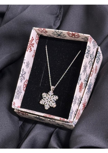 925 Ayar Gümüş Zincirli Beyaz Zirkon Taşlı Kar Tanesi Kolye Kadın fiyatları