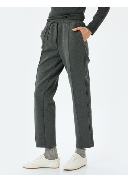 x Şahika Ercümen - Scuba Kumaş Cepli Nervür Detaylı Eşofman Pantolon modelleri