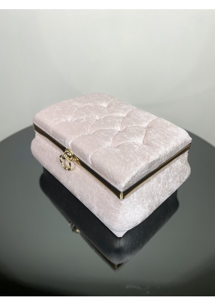 Gold Şeritli Çeyiz ve Makyaj Sandığı | Şık ve Zarif Tasarım fiyatları