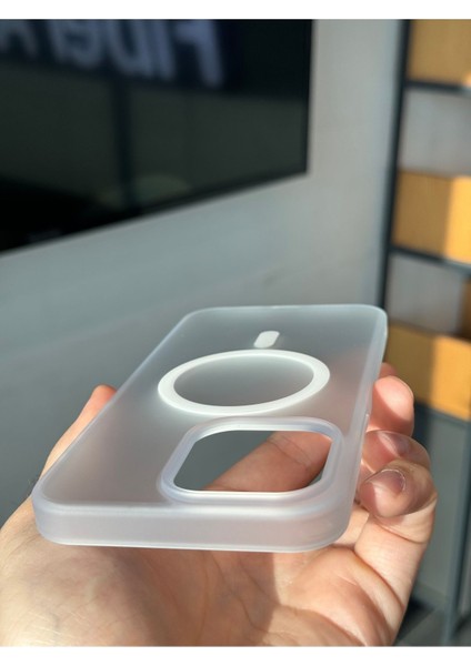 Apple iPhone 15 Pro Kılıf Kamera Çıkıntılı Magsafe Şarj Destekli Mat