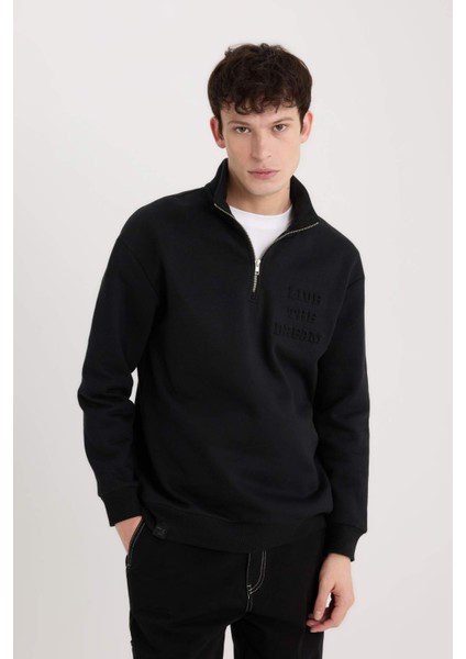 Comfort Regular Fit Rahat Kalıp Dik Yaka Fermuarlı Baskılı Sweatshirt B0254AX24AU fırsatları