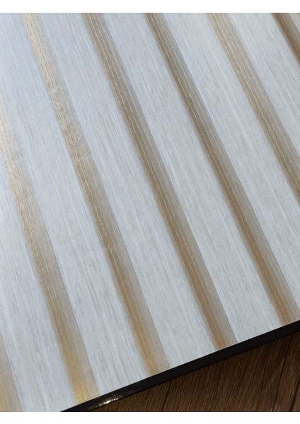 Beyaz Gold 3D Çıta Panel Görünümlü Hava Alabilen Silinebilir Duvar Kağıdı 5 M² fiyatları