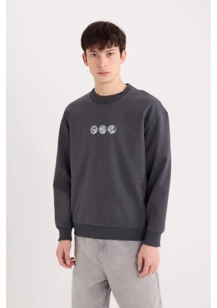 Boxy Fit Bisiklet Yaka Sırt Baskılı Sweatshirt E3206AX24WN