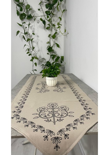 Püsküllü El Baskılı Krem Masa Runner'ı 140x45 – Sade Şıklık