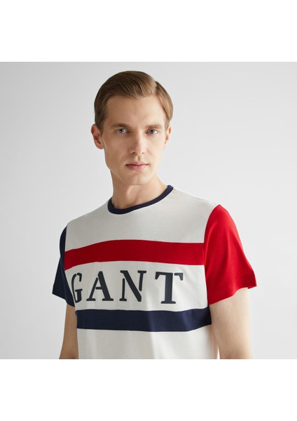 Erkek Krem Regular Fit Bisiklet Yaka Logolu T-Shirt fırsatları