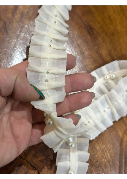 Ekru Inci Boncuklu Pileli Şerit Dikiş Giyim Aksesuarı En 4 cm (1 Metre ) modelleri