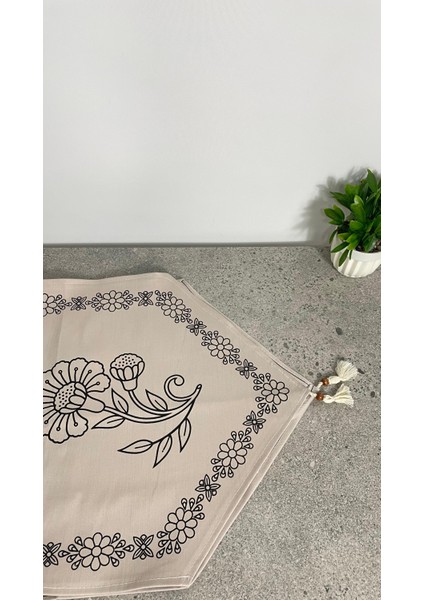 El Baskılı Çiçek Desenli Runner 140x45 – Krem Renk Zarif Tasarım modelleri