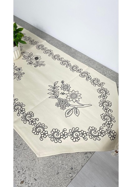 El Baskılı Çiçek Desenli Krem Runner 140x45 – Püsküllü Klasik Şıklık modelleri