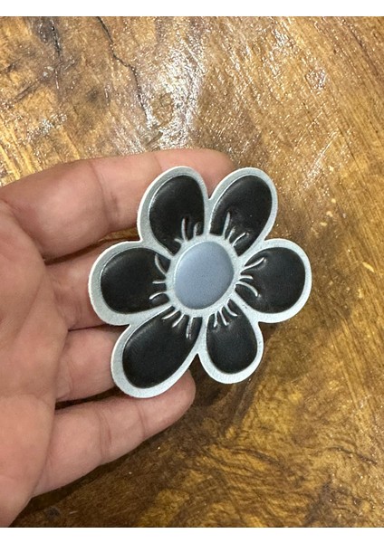 Suni Deri Çiçek Arma Dikiş Aplike 5x5 cm