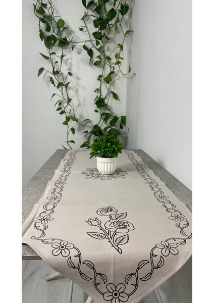 Püsküllü El Baskılı Krem Masa Runner'ı 140x45 – Sade Şıklık