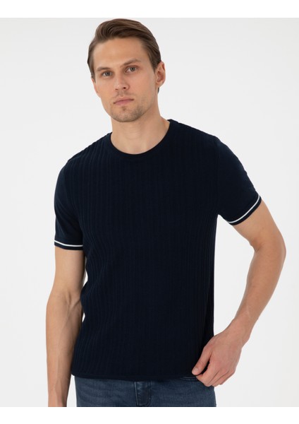 Erkek Lacivert Slim Fit Bisiklet Yaka Triko Tişört 50303616-VR033 modelleri