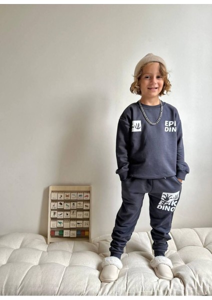 Dinazor Baskılı Erkek Çocuk Takım