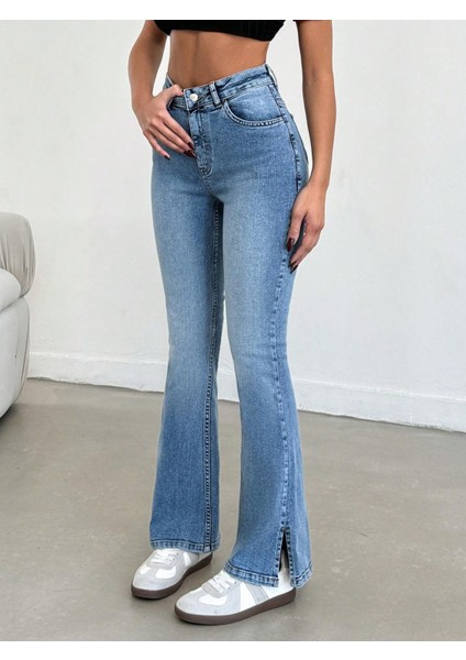 Kadın Ispanyol Paça Yırtmaçlı Jeans Mavi