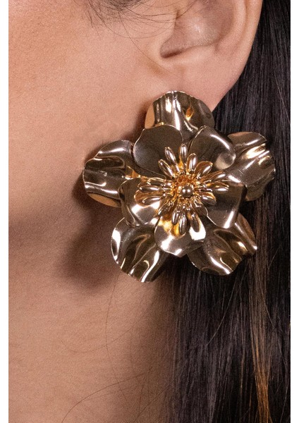 Parlak Gold Rengi Metal Büyük Çiçek Küpe