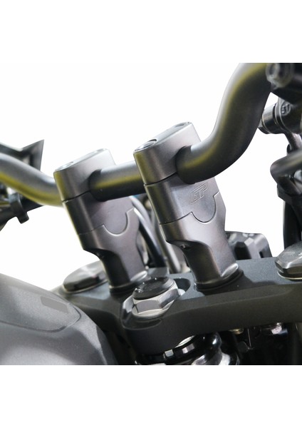Honda CB750 Hornet 2023-2024 Uyumlu Gidon Yükseltme Siyah