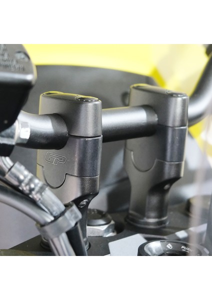 Honda CB750 Hornet 2023-2024 Uyumlu Gidon Yükseltme Siyah