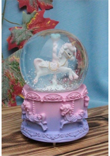 Işıklı Müzikli Unicorn Tasarımlı Kar Küresi Orta Boy 12 cm Sevgiliye Yeni Yıl Yılbaşı Hediyesi Mor Unicorn Tasarımlı Kar Küresi Işıklı Müzikli Orta Boy 12 cm
