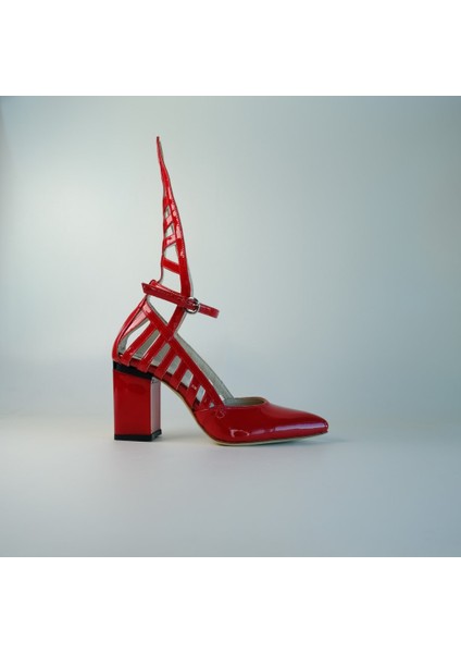 + Stiletto B1028