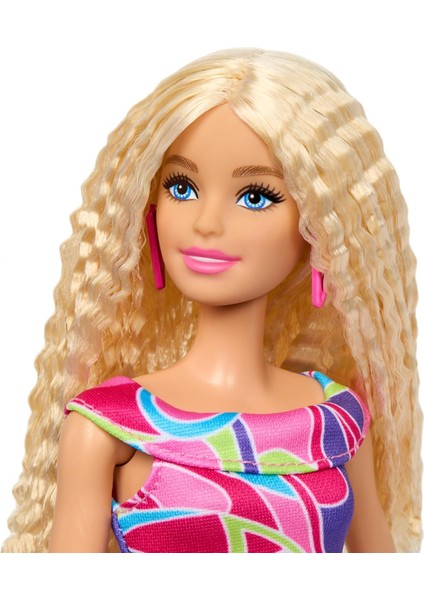 Fashionistas Doll #223 Sarışın Dalgalı Saçlı, Tamamen Saçtan Esinlenen Elbise ve Aksesuarlar, modelleri