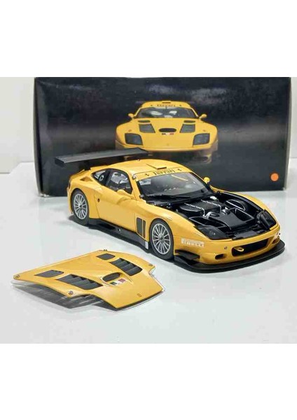 Ferrari 575 Gtc Evoluzione (1:18 Ölçek Diecast Metal Araba)