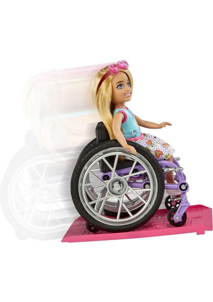 Chelsea Bebek ve Tekerlekli Sandalye, Hareketli Tekerlekli, Rampa, Çıkartma Levhası ve Aksesu fırsatları