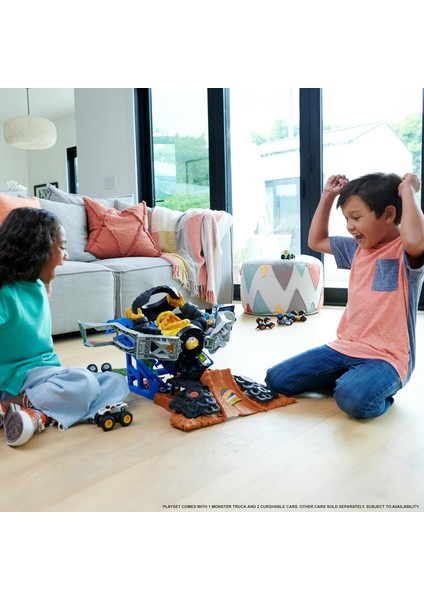Monster Trucks Arena'da Şampiyonluk Mücadelesi Oyun Seti, 4 Yaş ve Üzeri fiyatları
