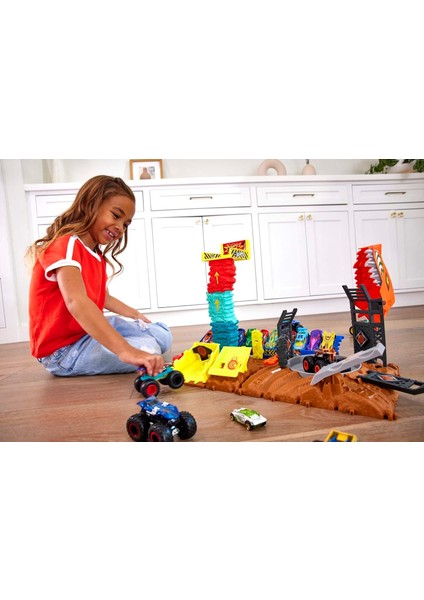 Monster Trucks Arenada Yarı Final Setleri HNB12-HNB94 fiyatları
