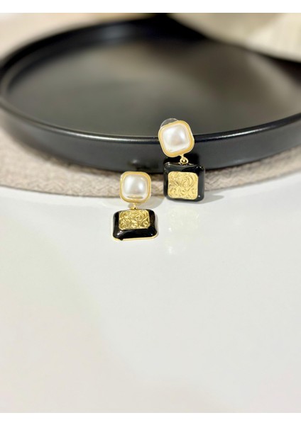 Vintage Siyah Detay Gold Incili Kare Küpe fiyatları