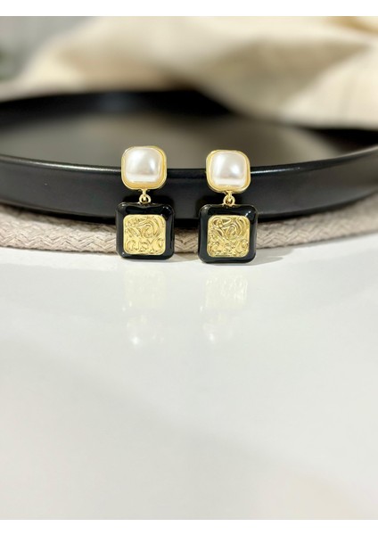 Vintage Siyah Detay Gold Incili Kare Küpe modelleri