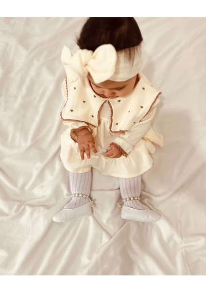 Kalp Nakışlı Kare Mendil Yakalı %100 Pamuk Waffle Dokuma Kız Bebek Dantelli Elbise ve Bandana Takım modelleri