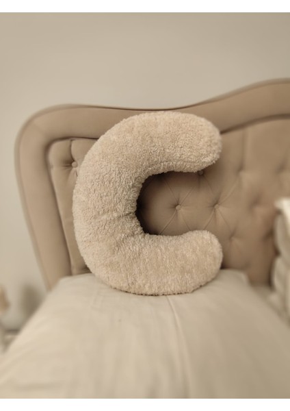 Peluş C Harf Yastık, Dekoratif Kırlent, Kuzu Teddy Kumaş, Büyük Boy , Tüm Harfler ,boncuk Elyaf Dolgu fiyatları
