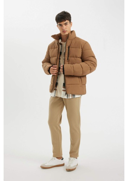 Su İtici Rüzgar Geçirmez Slim Fit Dar Kesim Dik Yaka Astarlı Fermuarlı Cepli Kışlık Şişme Mont D1415AX24WN fiyatları